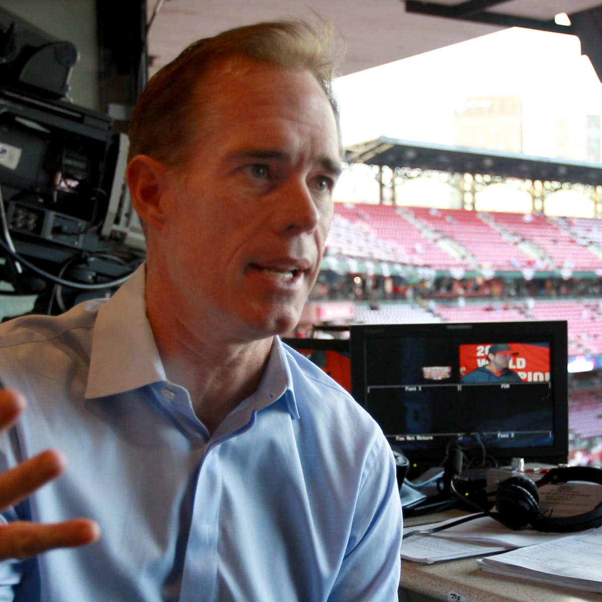 Joe Buck signs contract extension, will call World Series through at least  2021