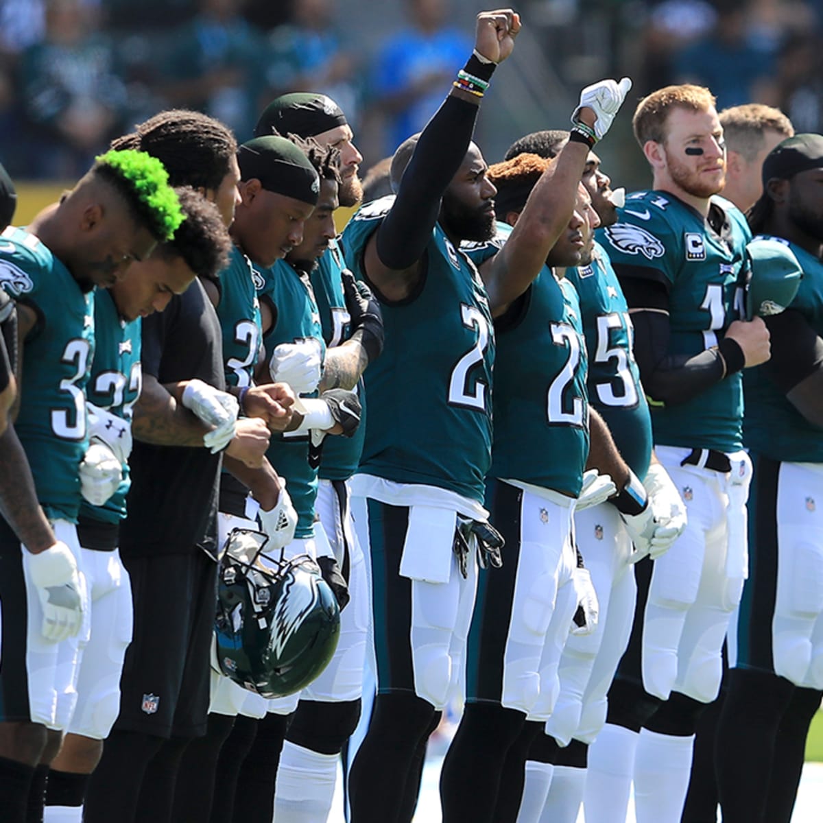 Fox News apologizes for showing Philadelphia Eagles praying in