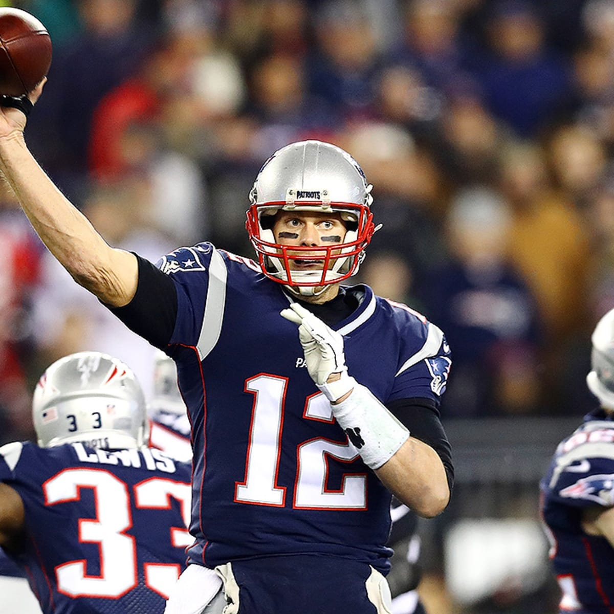 Jacksonville, FL, USA. 16th Sep, 2018. New England Patriots quarterback Tom  Brady (12) before the start of 1st half NFL football game between the New  England Patriots and the Jacksonville Jaguars at