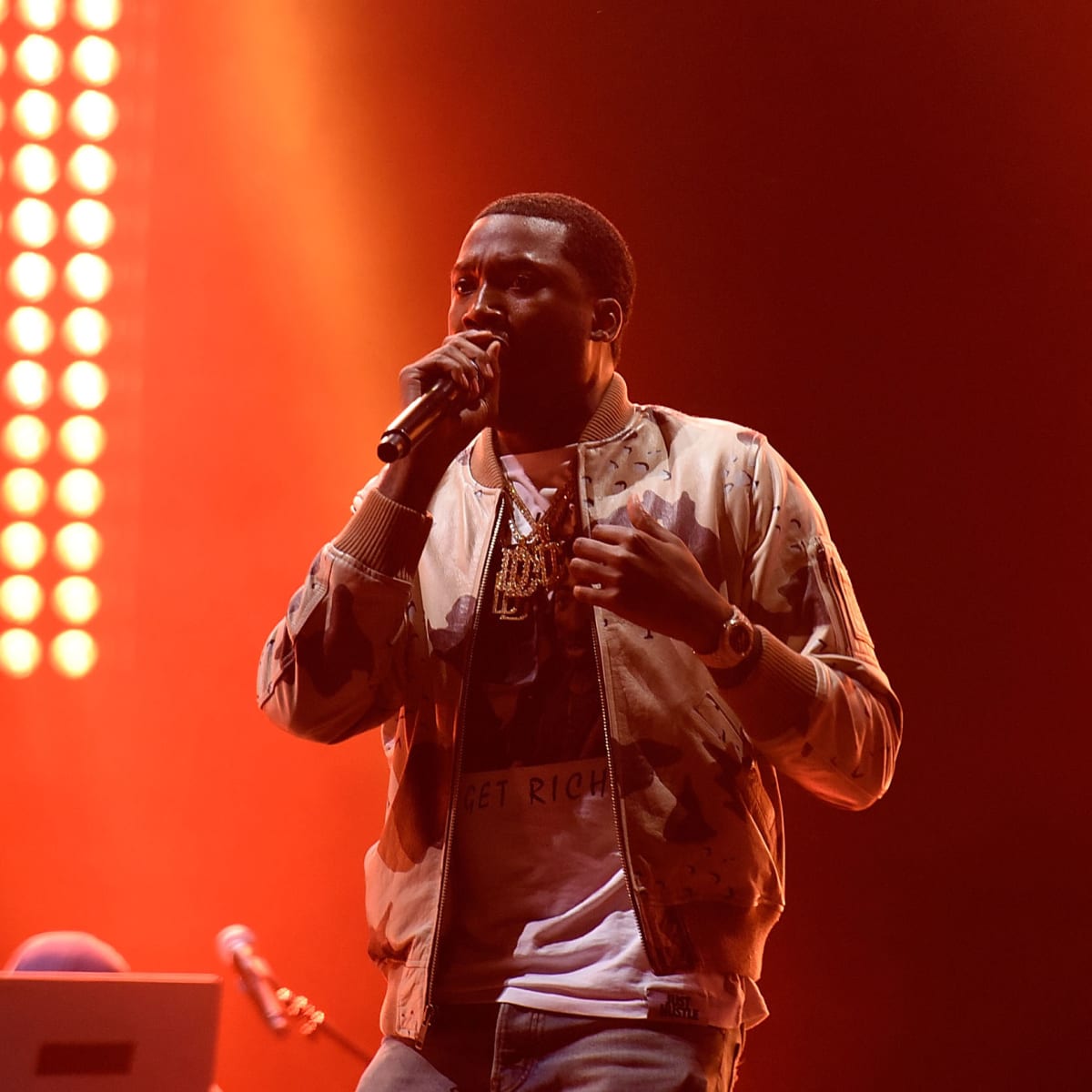 Eagles: Meek Mill drops NSFW freestyle destroying 49ers