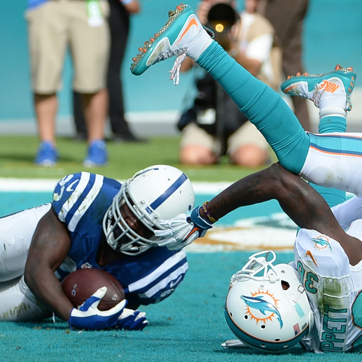 Miami Dolphins vs Indianapolis Colts: Live score updates, TV