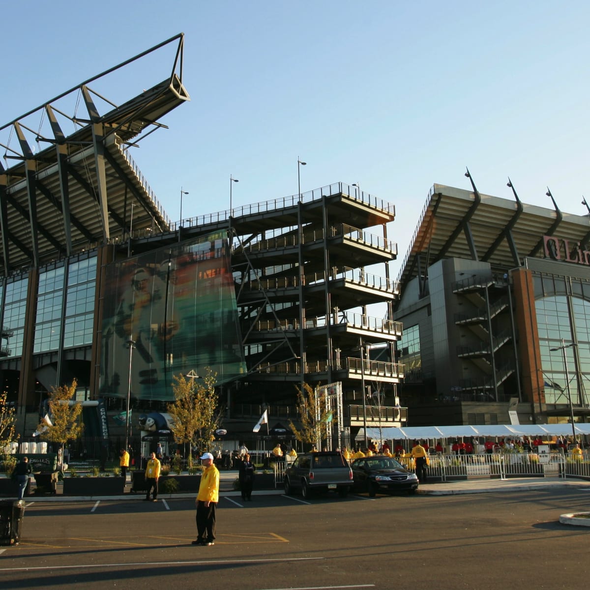 Brawl breaks out among tailgating Eagles fans hours before kickoff - NBC  Sports