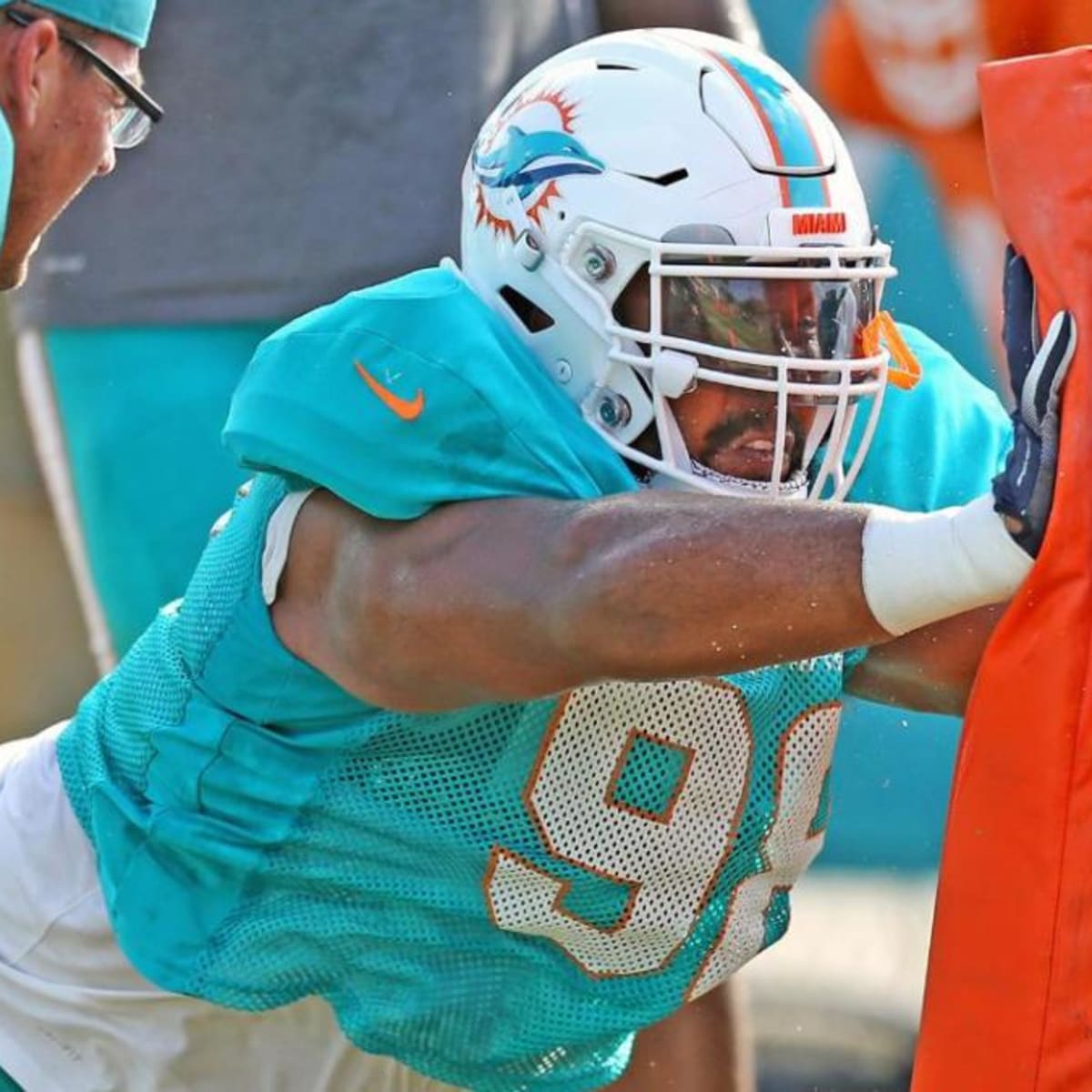 Miami Dolphins promote Gabe Wright for final game of season 