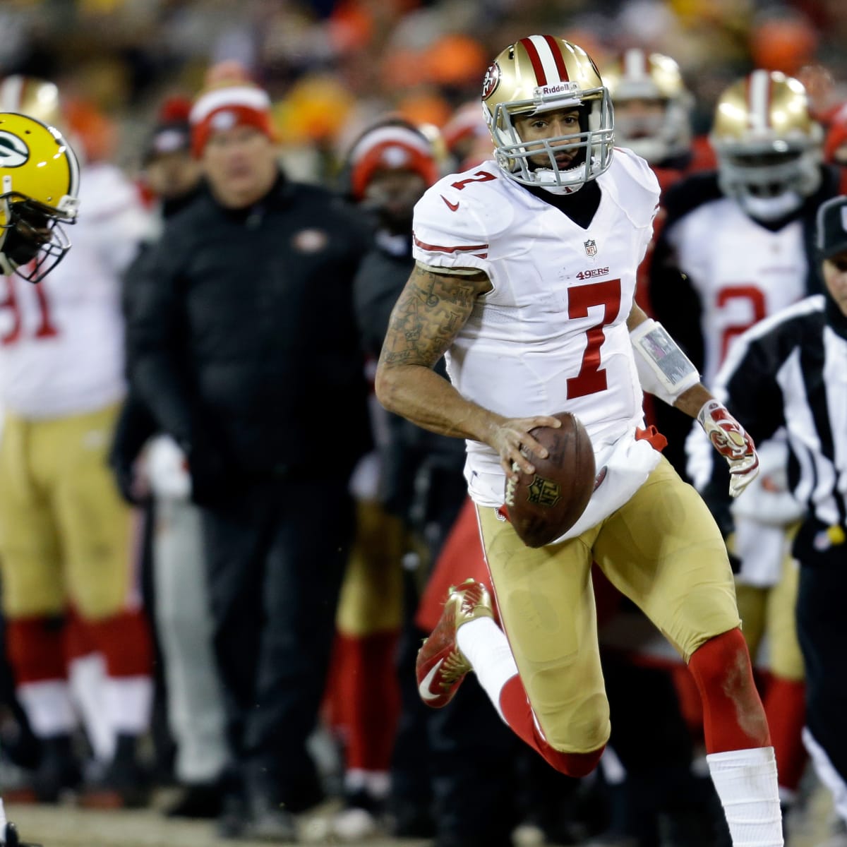 49ers apologize for Colin Kaepernick snub in photo gallery