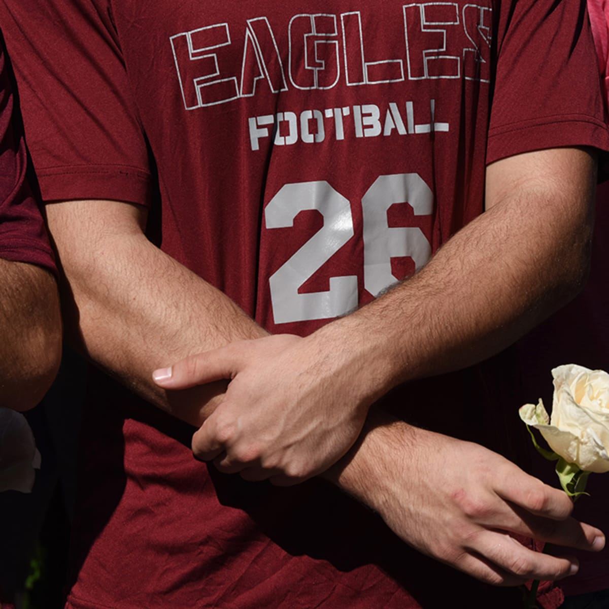 Marjory Stoneman Douglas football team to announce Dolphins picks at NFL  Draft 