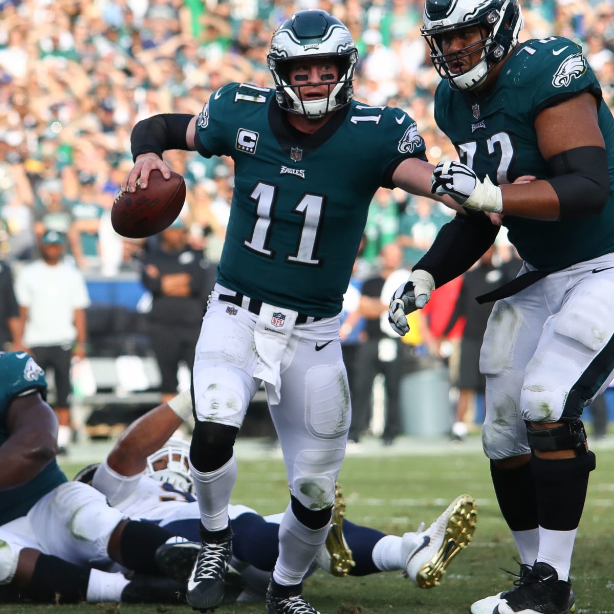 Ex-Eagles QB Carson Wentz working out in strange uniform pairing