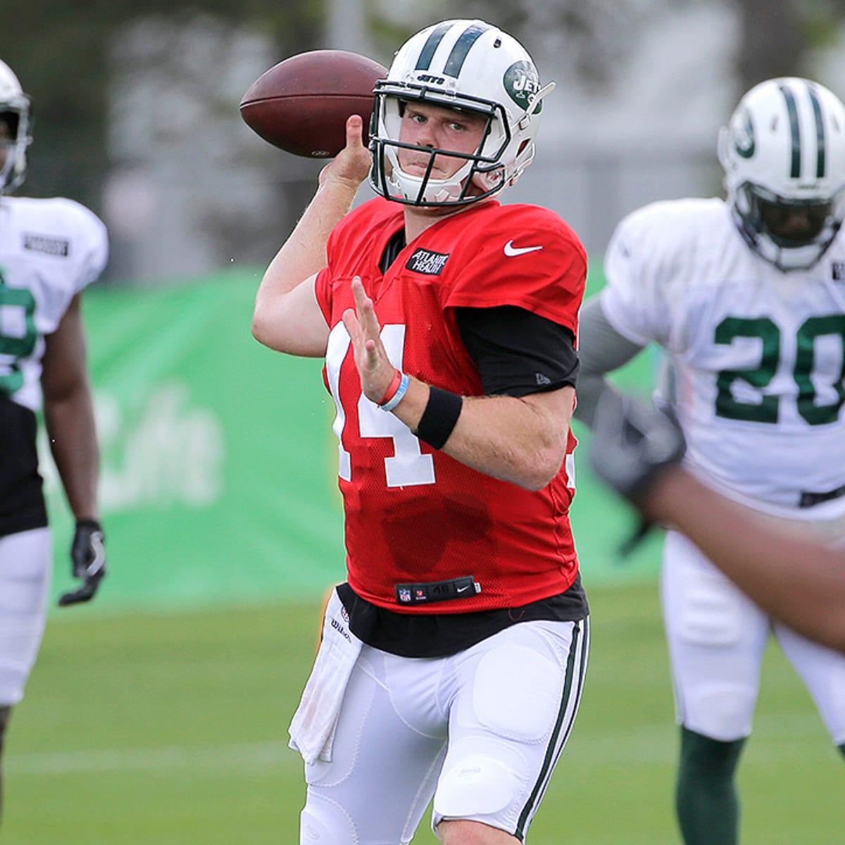 2-Minute Drill: Jets Trade Sam Darnold To Panthers For Three Draft Picks, New York Jets