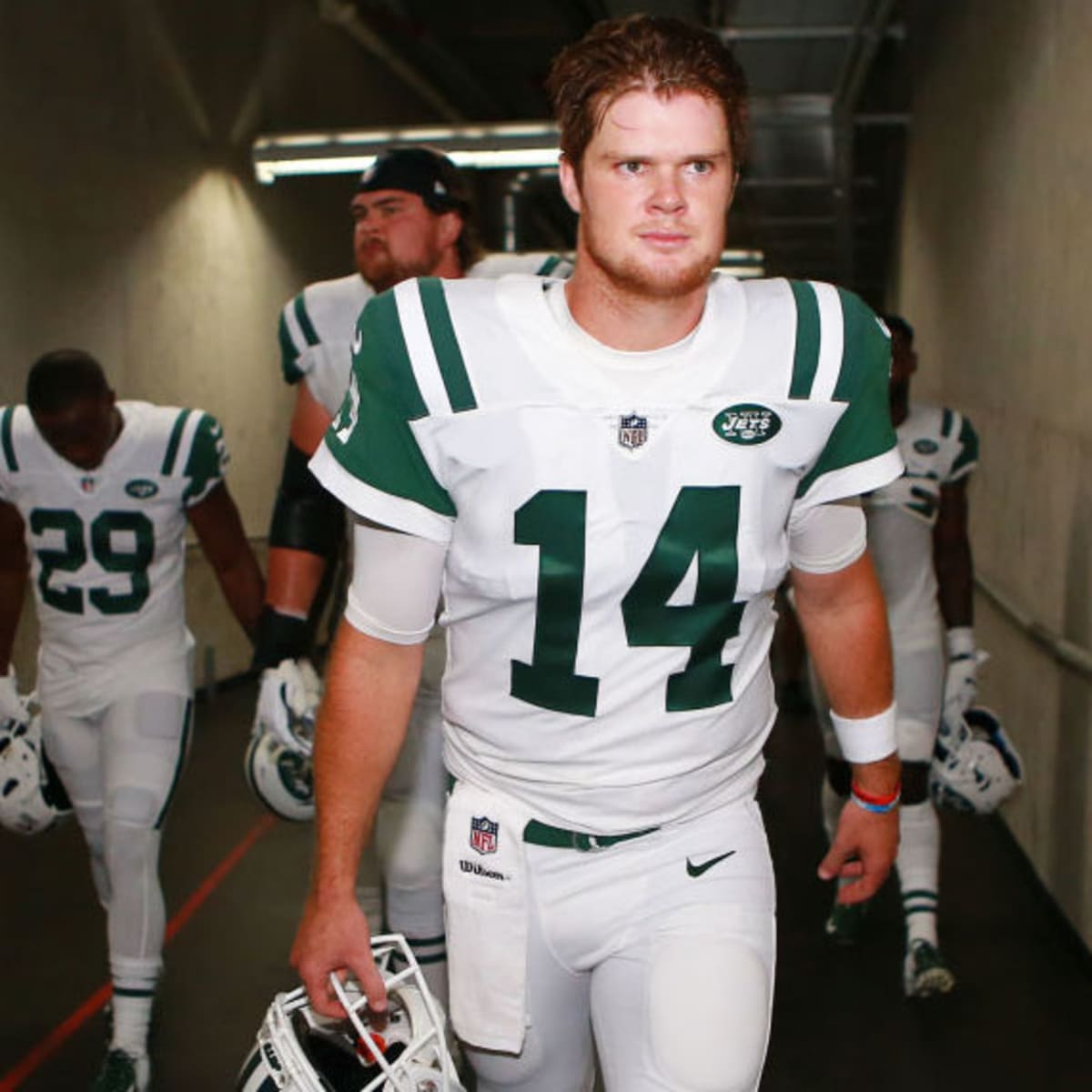 New York Jets' Sam Darnold throw pick-6 on first NFL play