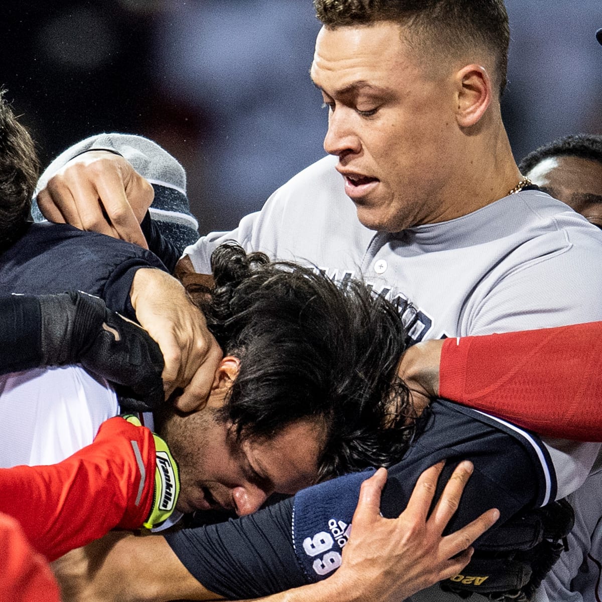 Red Sox: Joe Kelly, Tyler Austin punished for brawling