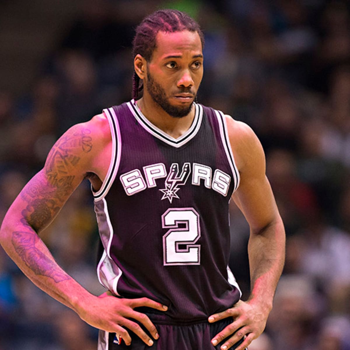 Kawhi Leonard tosses shade at Spurs over comparisons to 2018 injury