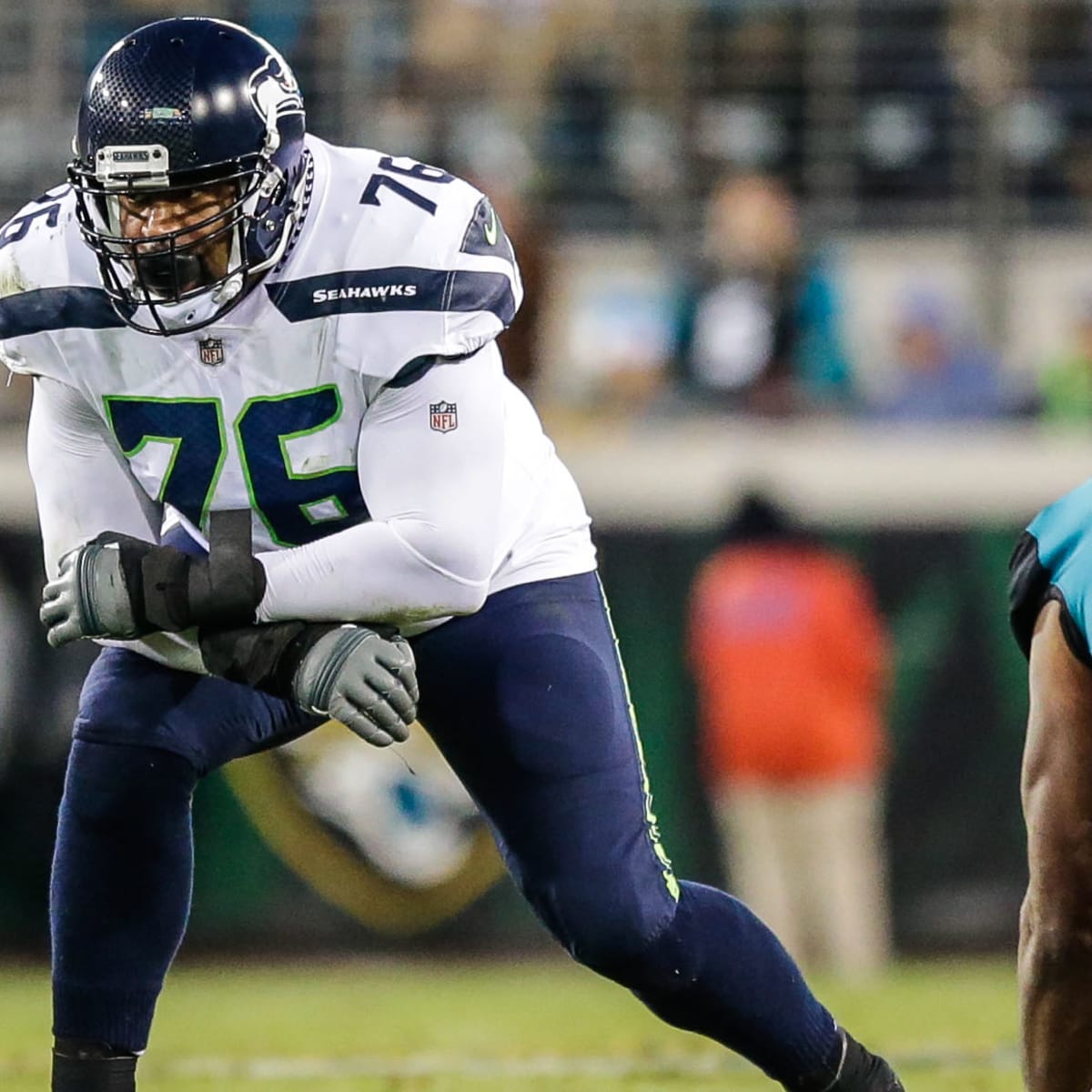 Duane Brown contract: Seahawks extend LT for three years - Sports