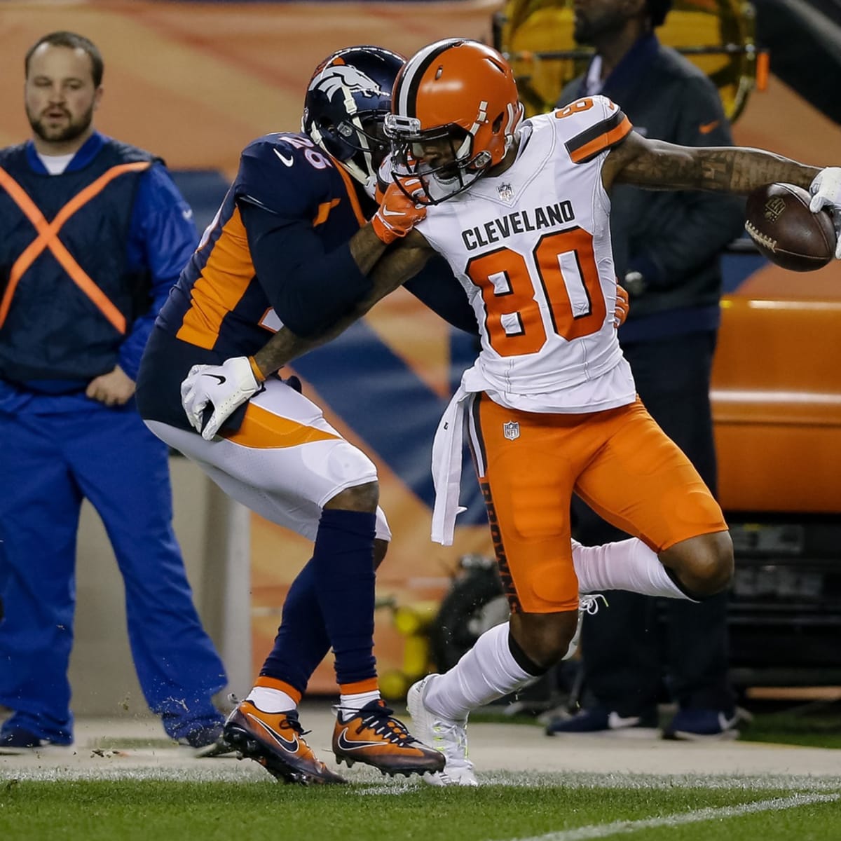 November 03, 2019: Cleveland Browns wide receiver Jarvis Landry (80) runs  after the catch in the second half of the game between Denver and Cleveland  at Empower Field in Denver, CO. Denver