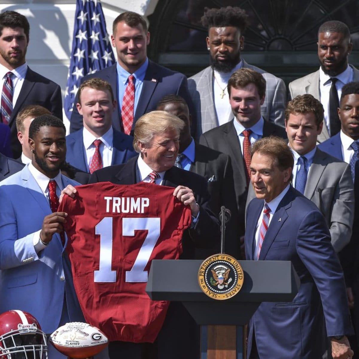 Trump welcomes LSU Tigers to White House