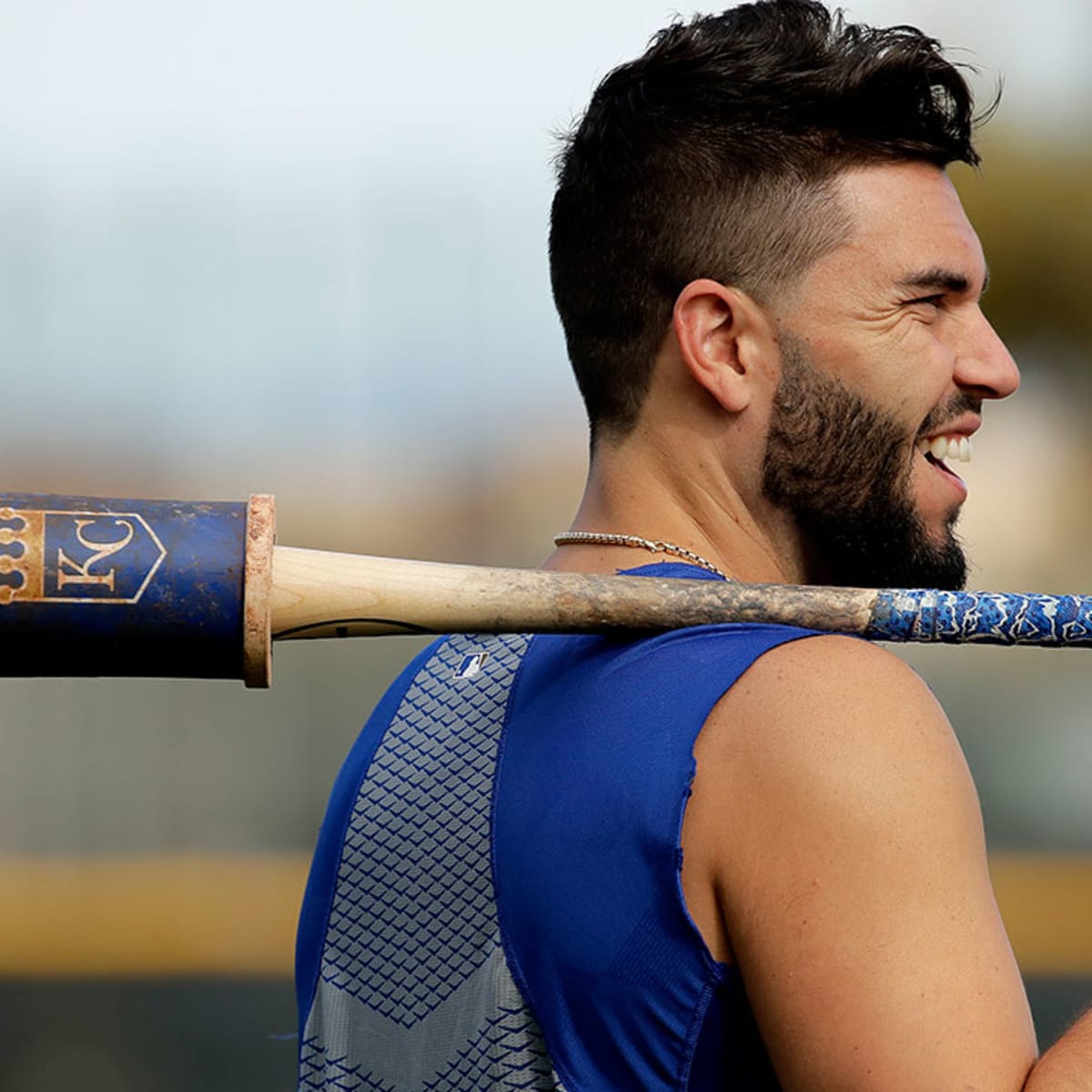 Eric Hosmer has found a special way to honor Yordano Ventura with the Padres