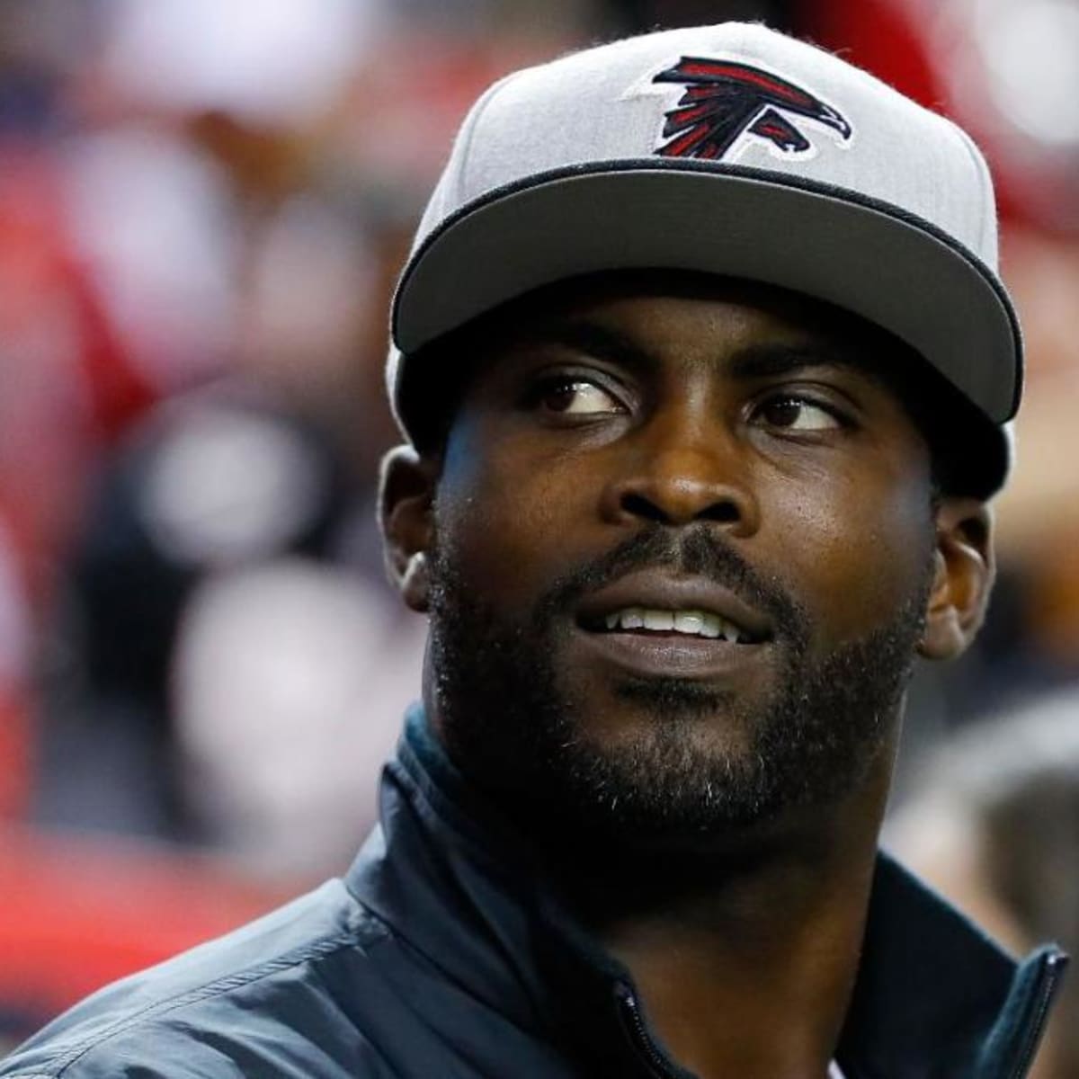 Michael Vick Thinks Colin Kaepernick Needs To Cut His Hair & Try