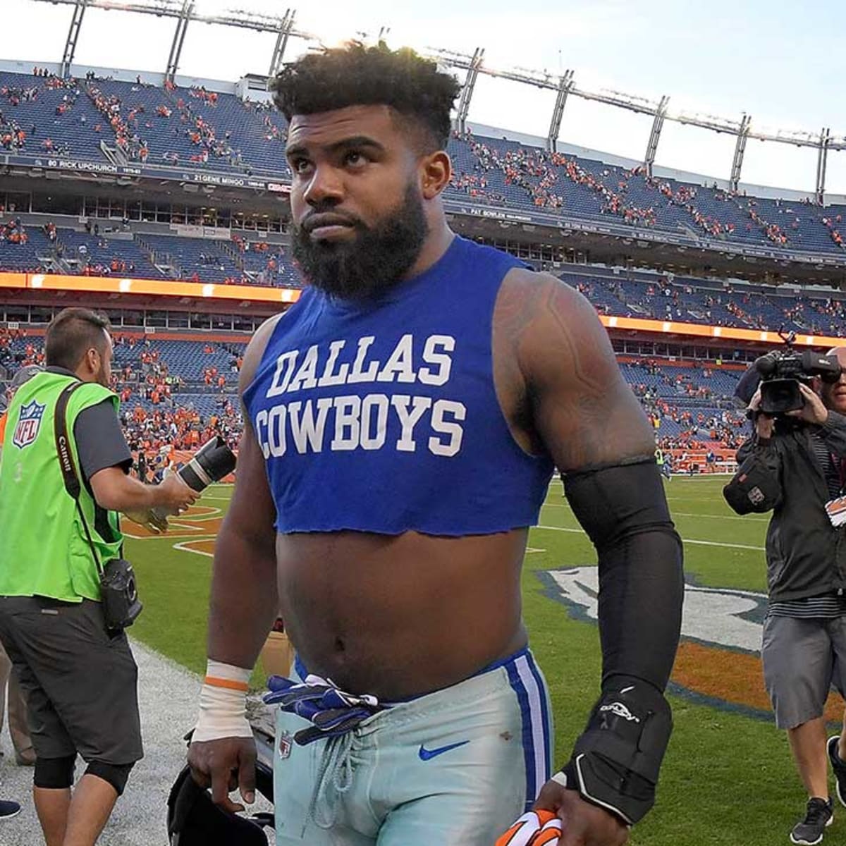 Last Play Of Ezekiel Elliott's Cowboys Career Is Going Viral - The Spun:  What's Trending In The Sports World Today