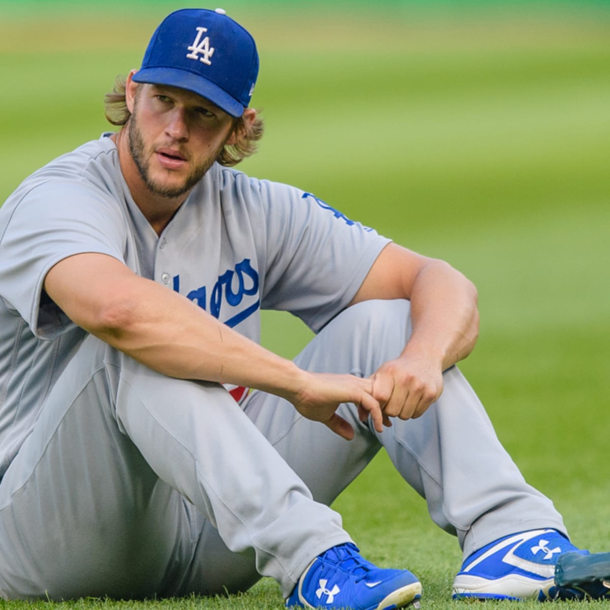 Dodgers' Clayton Kershaw lands on injured list with back stiffness