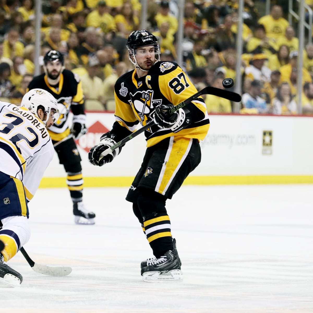 Matt Niskanen says crosscheck to Sidney Crosby unintentional