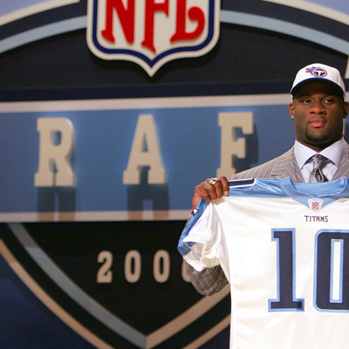 Tennessee Titans - Vince Young will announce the #Titans 2nd Round