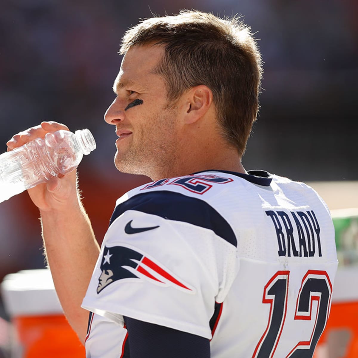 Going to Get a Jug”: Inspired by Tom Brady, This Pro Football HOF-er Once  Decided to Consume 15 Cups of Water Every Day - EssentiallySports