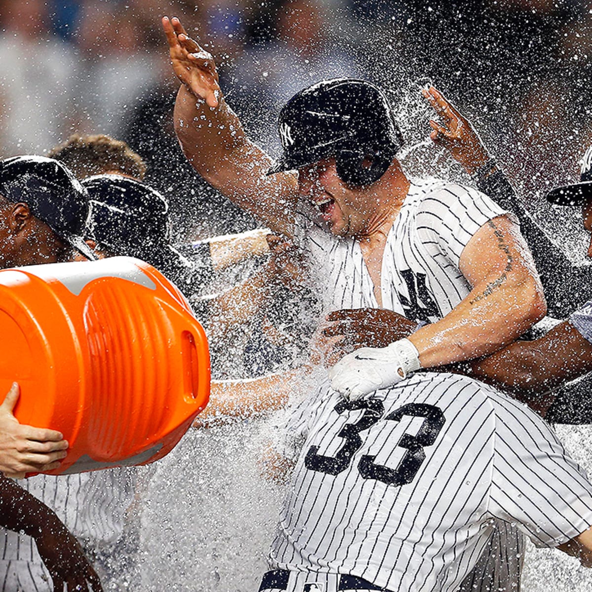 Red Sox rally stuns Yankees