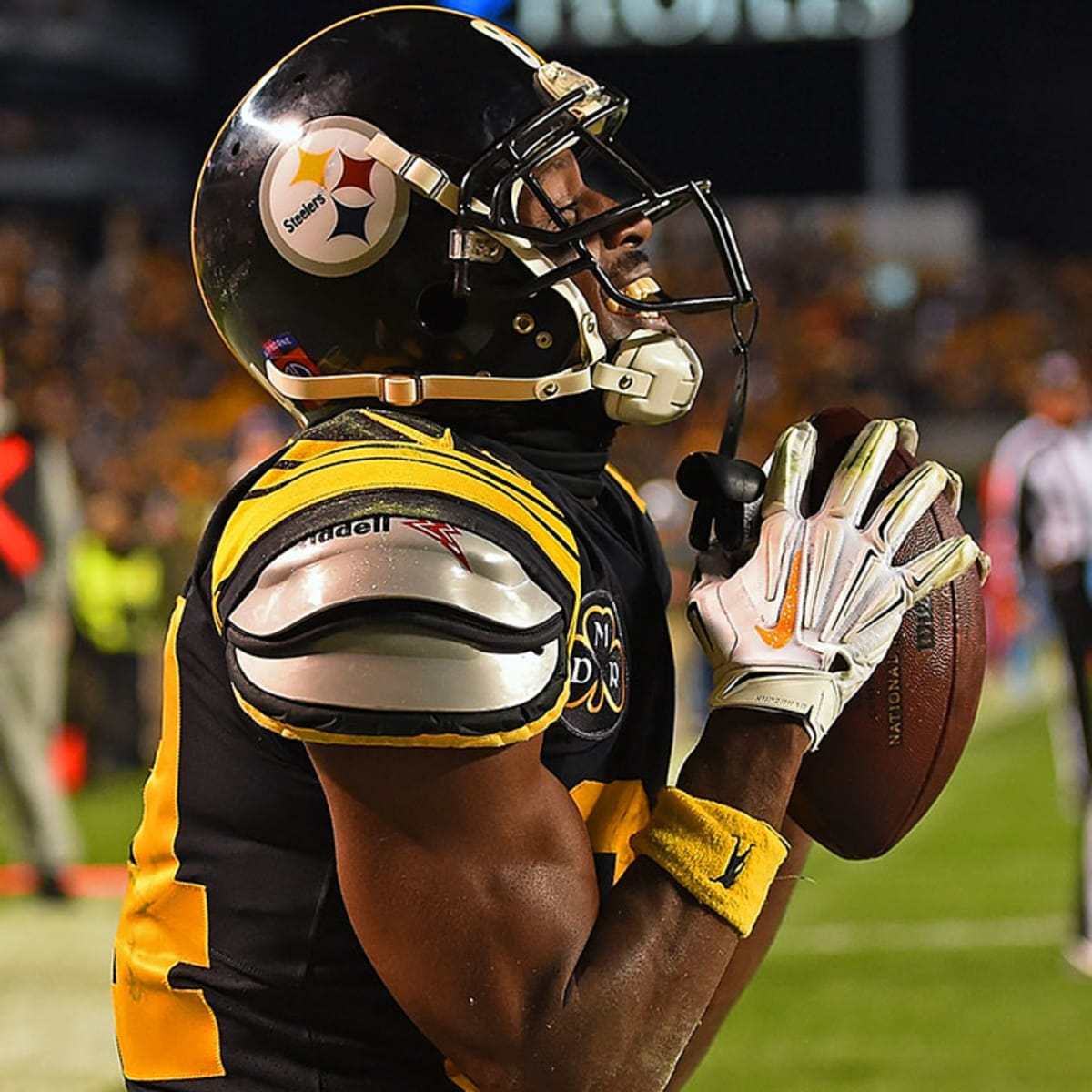 antonio brown steelers helmet