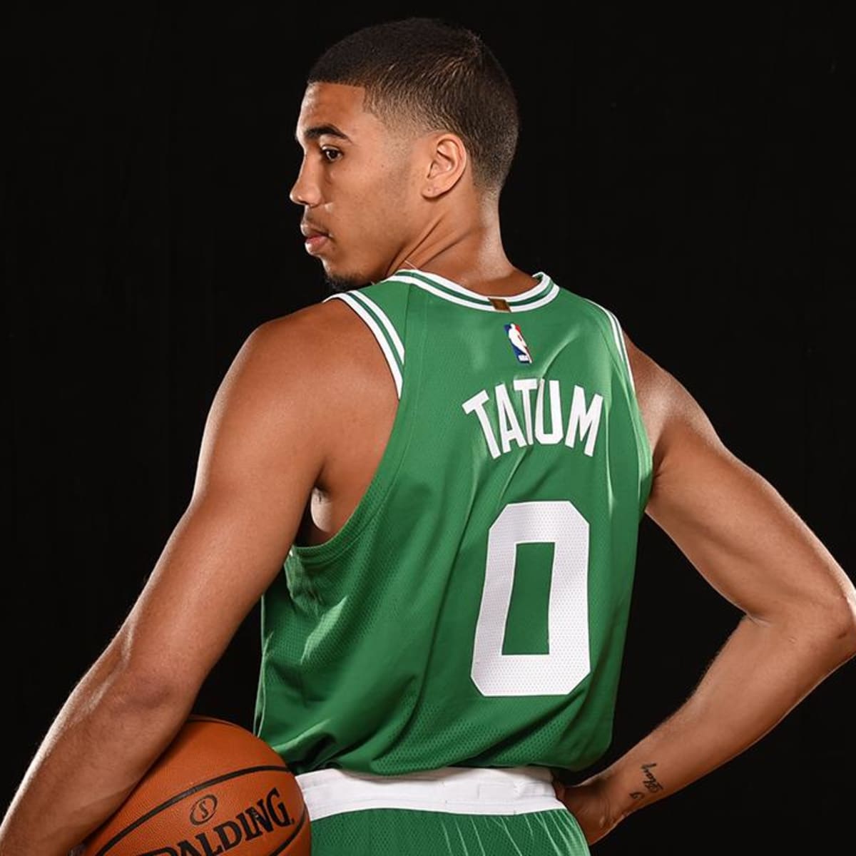 Jayson Tatum - Boston Celtics Basketball by sportsign  Celtics basketball,  Boston celtics, Boston celtics basketball