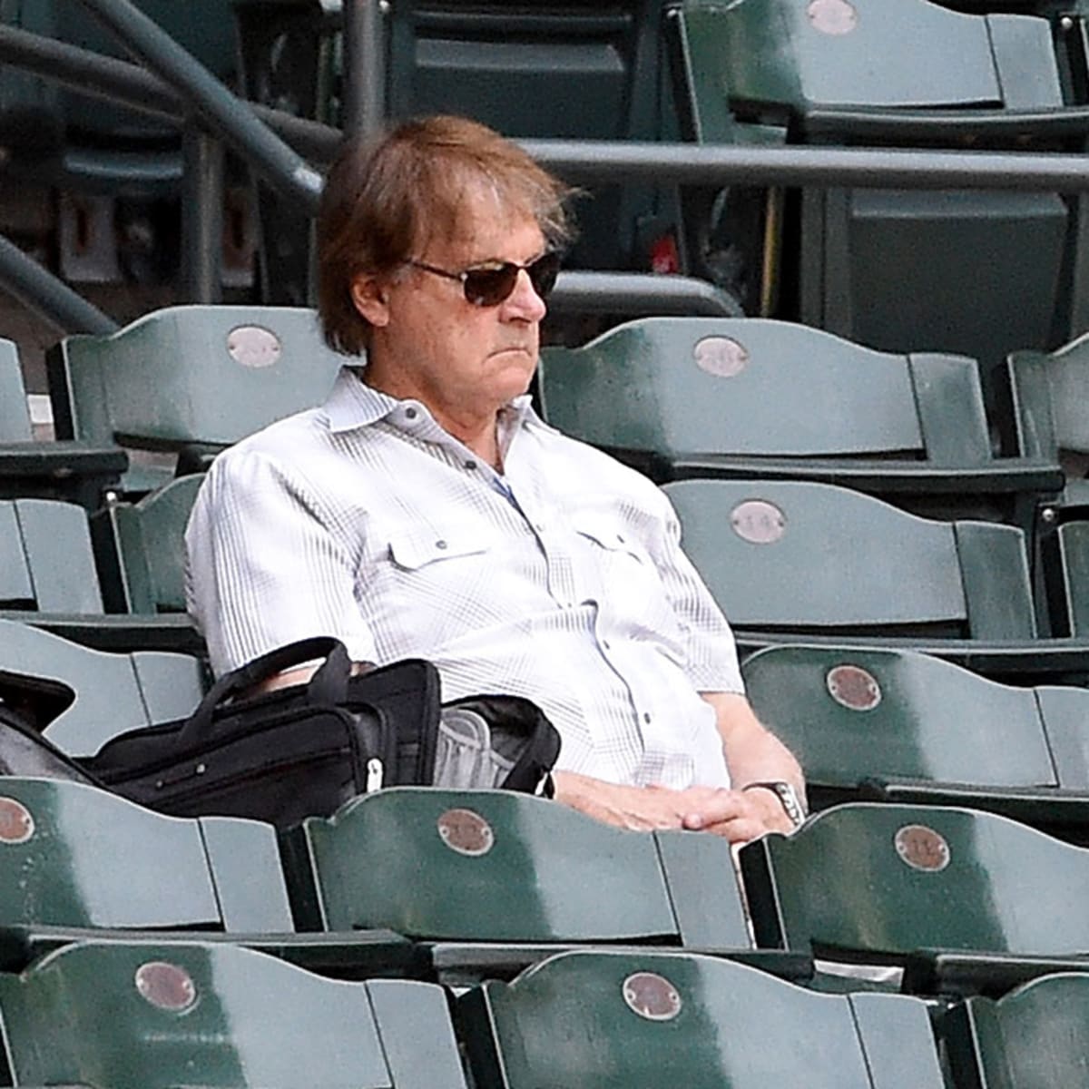 Tony La Russa is leaving the Diamondbacks, team announces