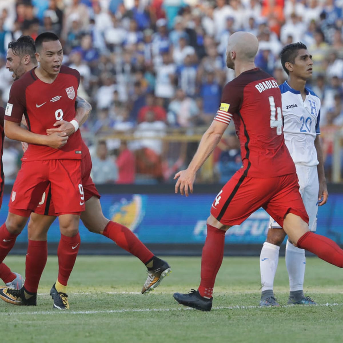 The women's football team stranded in Honduras - Sports Illustrated