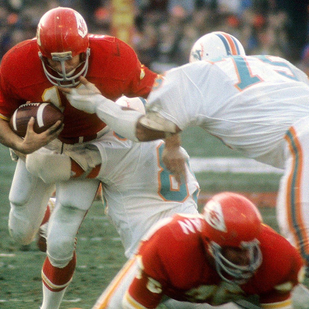 Dolphins and Chiefs Look Back on a Muddy Little Christmas in 1971 - The New  York Times