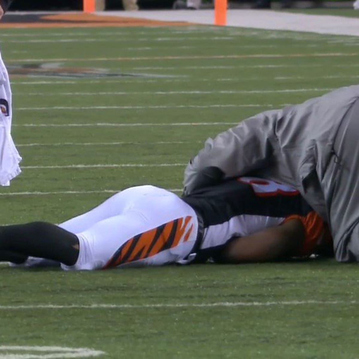 Cincinnati Bengals RB Joe Mixon mysteriously surfaces on injury report 