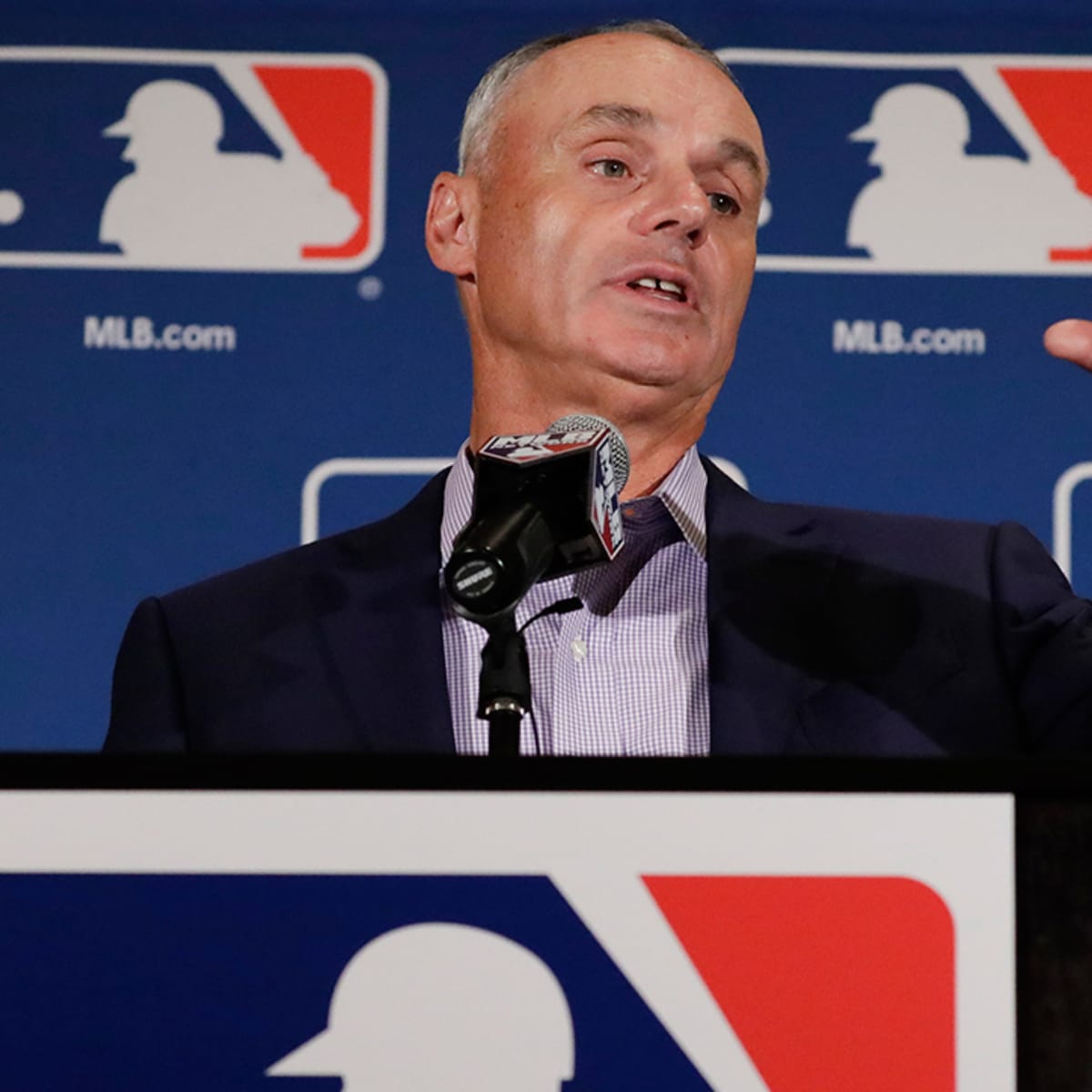 Rob Manfred to Meet With Cleveland Indians Owner Over Use of