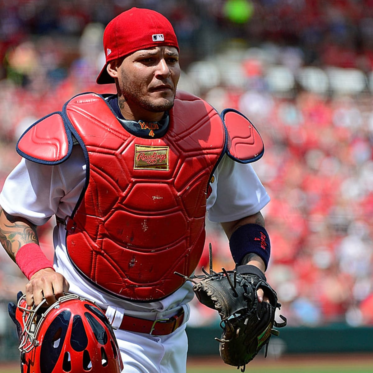 St. Louis Cardinals place catcher Yadier Molina on injured list