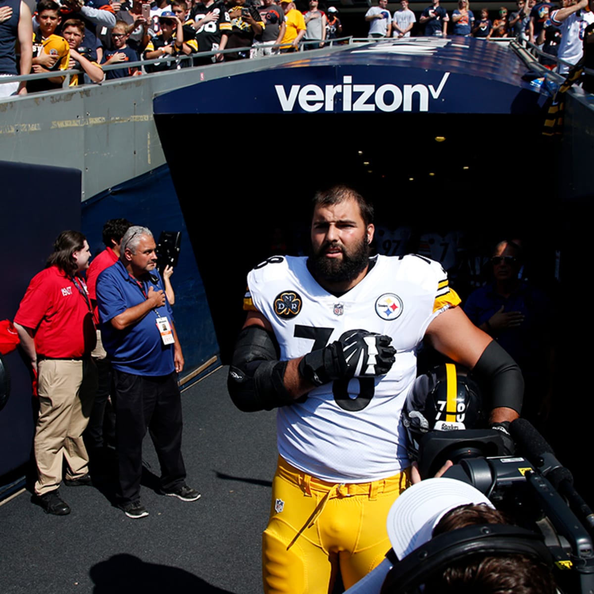 Alejandro Villanueva has the Steelers' No. 1-selling jersey after going out  for anthem without teammates 