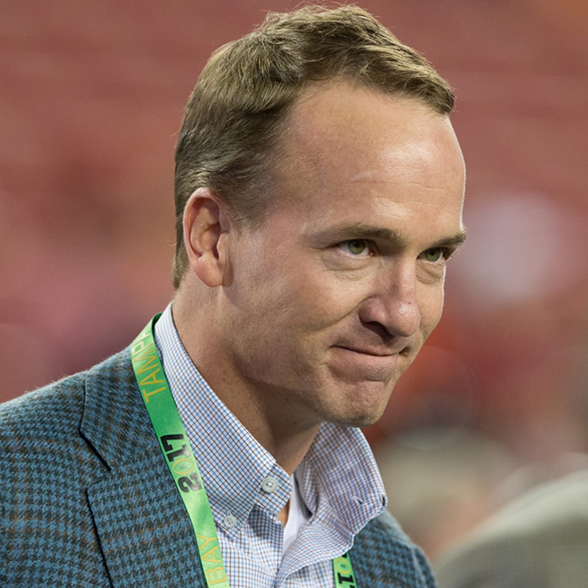 Indianapolis, Indiana, USA. 25th Nov, 2018. A general view of Peyton  Manning statue outside of Lucas Oil Stadium prior to NFL football game  action between the Miami Dolphins and the Indianapolis Colts