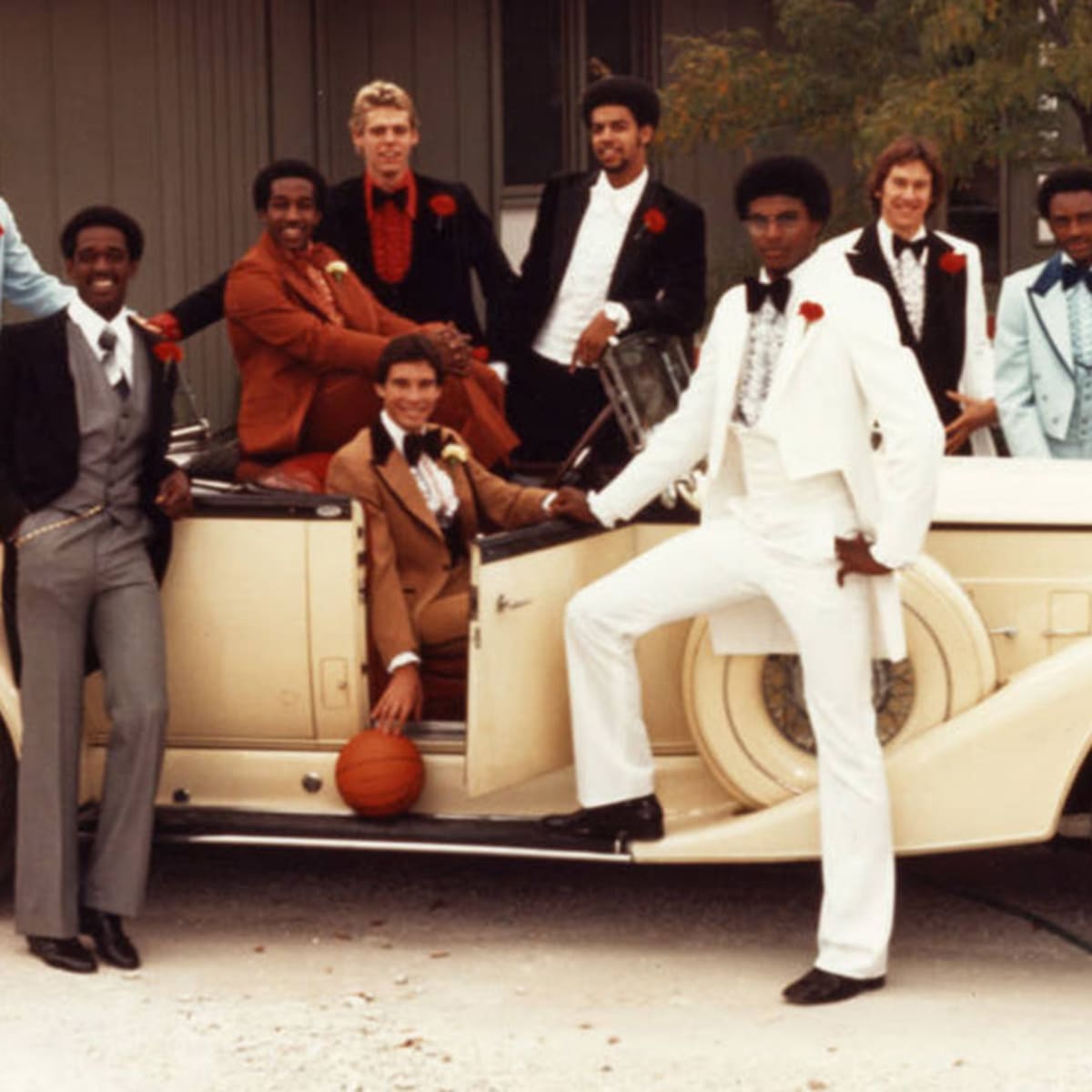 1977 Marquette basketball team photo, coach Al McGuire - Sports Illustrated