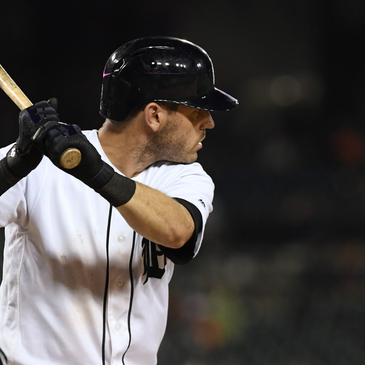 Detroit Tigers trade 2B Ian Kinsler to L.A. Angels for prospects