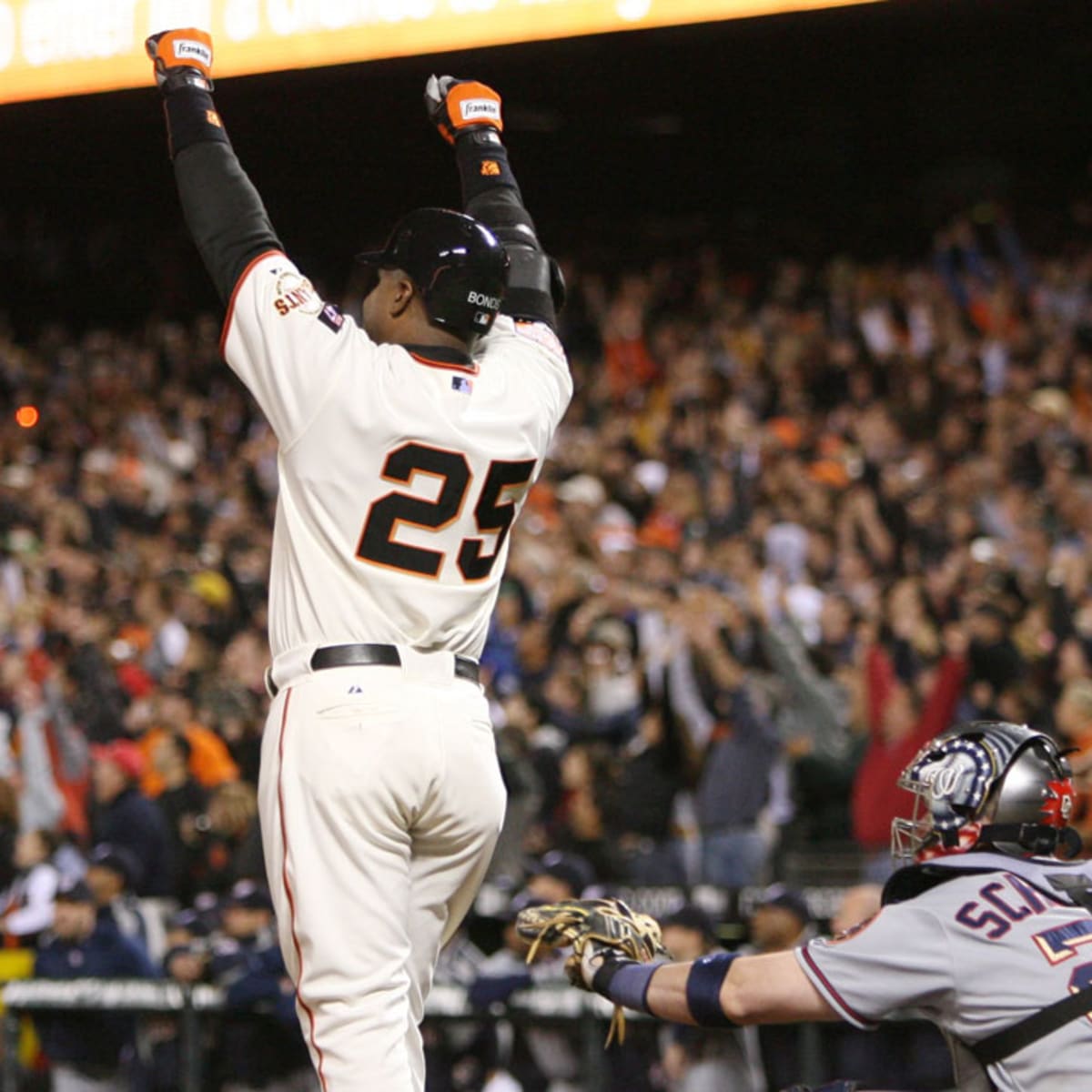 Bonds Hits No. 756 to Break Aaron's Record - The New York Times