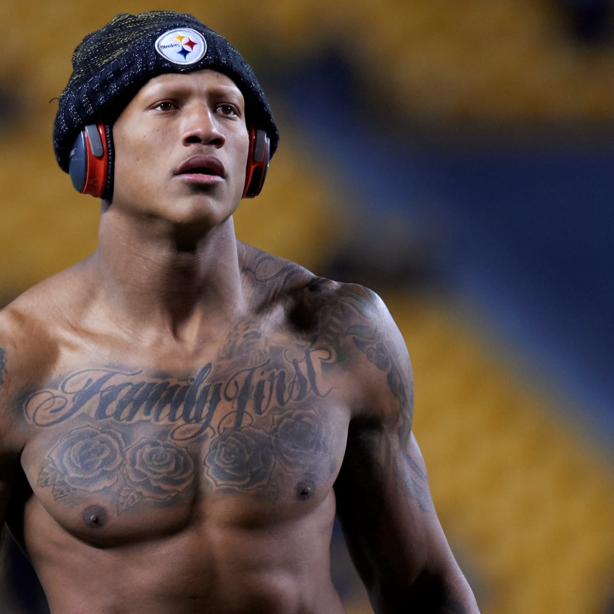 Scary injury to Steelers' Ryan Shazier reminds Texans of sport's violence,  risk