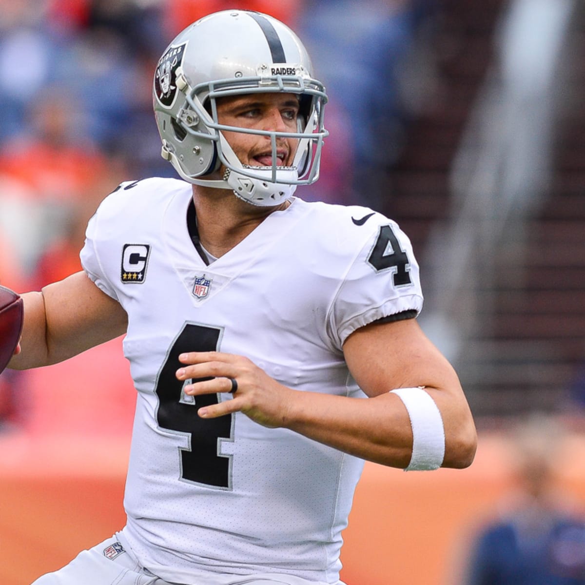 Did Raiders' Derek Carr return against Texans after injury?