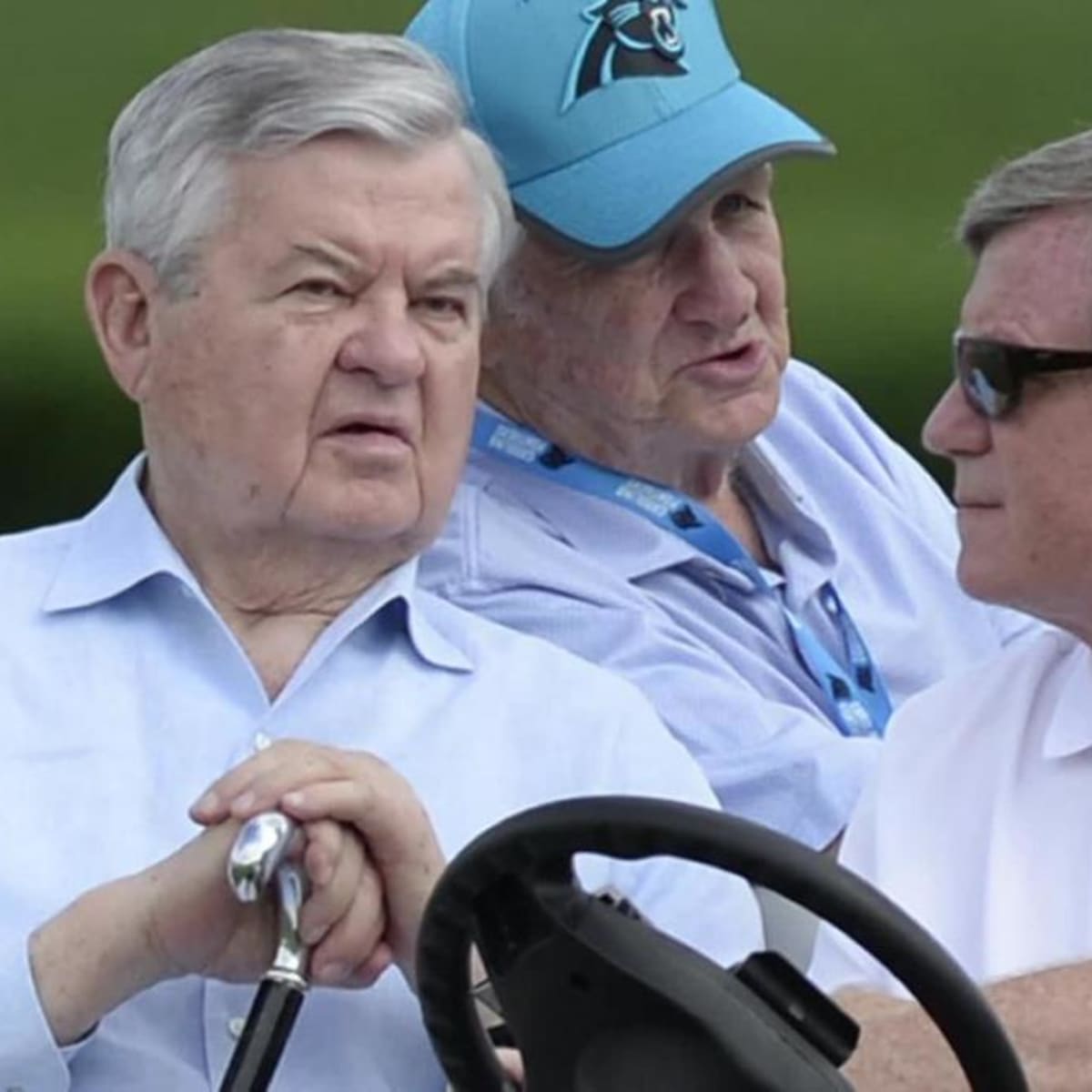 Panthers owner Jerry Richardson steps aside, effective immediately