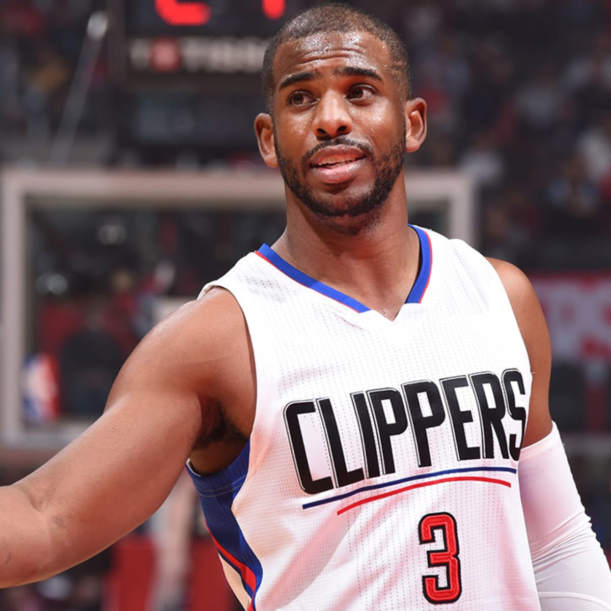 Chris Paul may not hold the upper hand in re-signing with Phoenix Suns