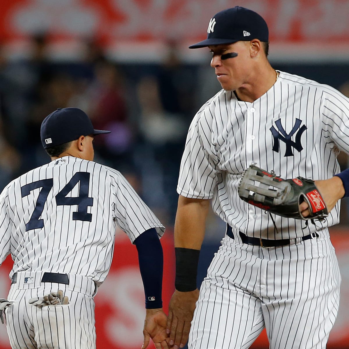 Aaron Judge (6'7 282 lbs) and Ronald Torreyes (5'8 150lbs) switch