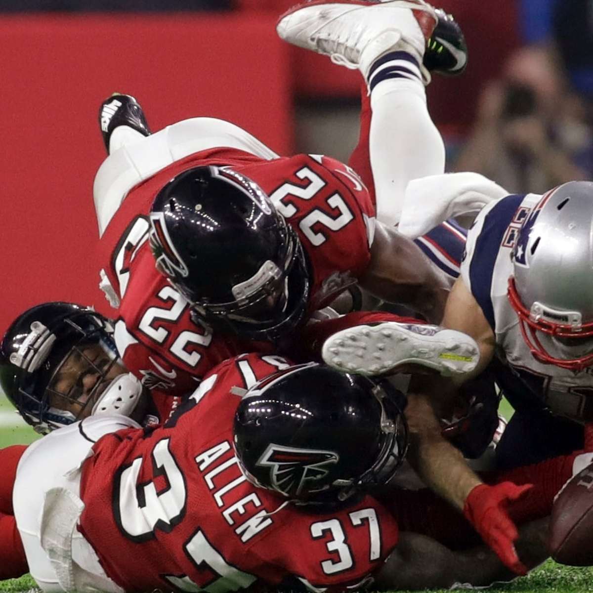 Still one of the greatest catches in Super Bowl history 