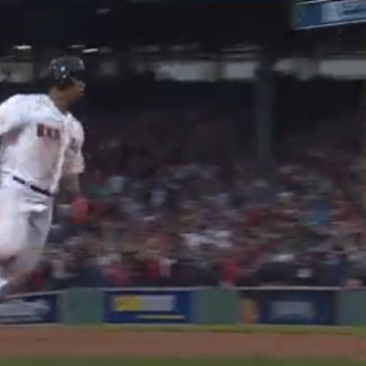 Red Sox rookie Rafael Devers hits inside-the-park home run in ALDS 