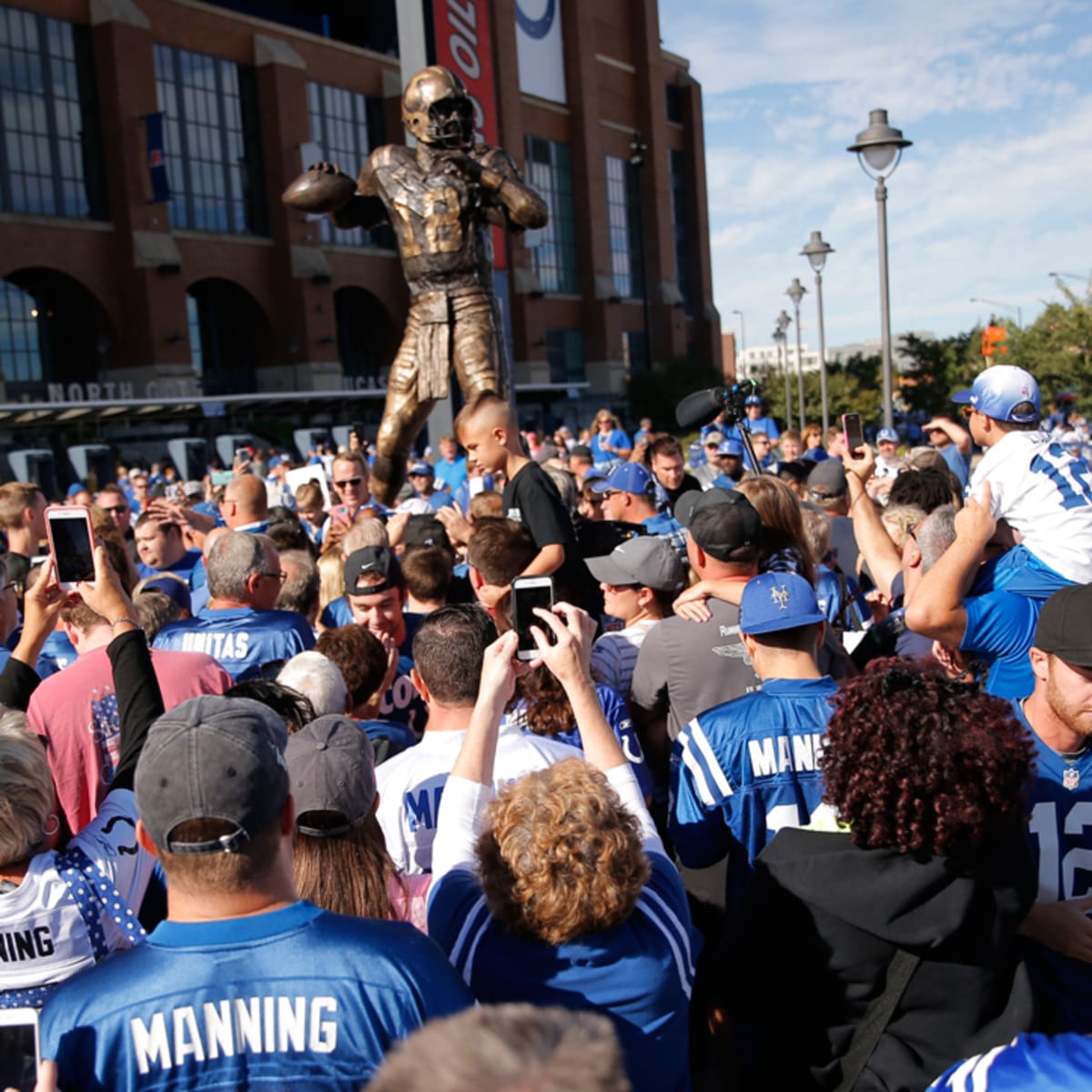 Peyton Manning statue: an Indianapolis Colts monument - Sports Illustrated