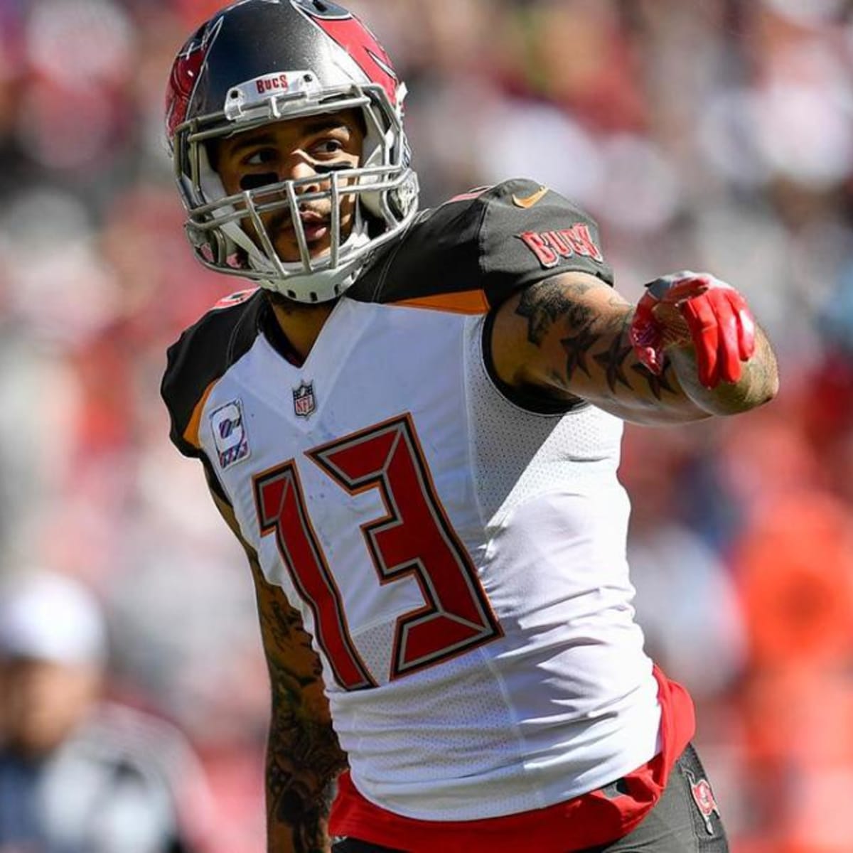 NFL suspends Buccaneers WR Mike Evans for one game for fight vs