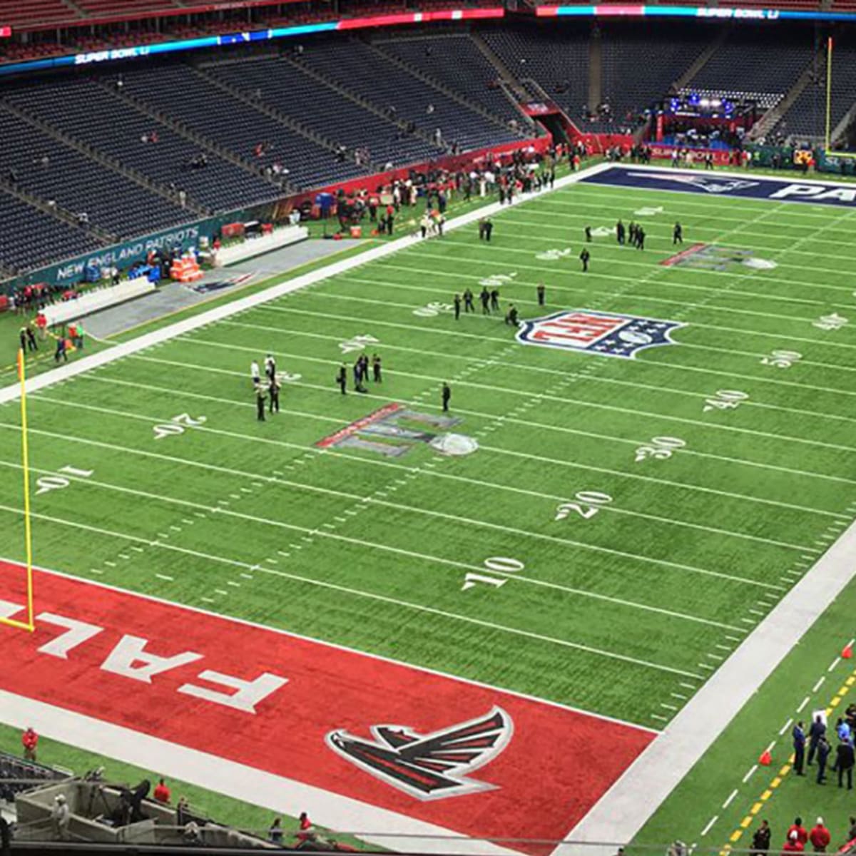 Super Bowl field, at cost of $800,000, pilloried by fans and