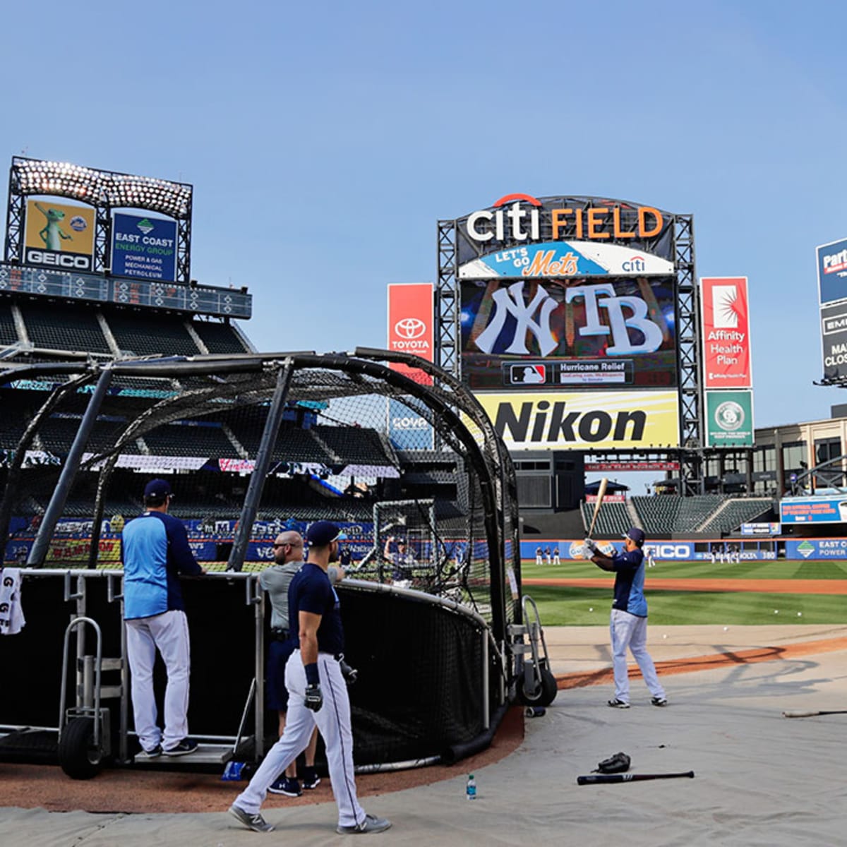 Rangers Fan Defiantly Pees on Yankee Stadium Concourse as Others Look On -  Sports Illustrated