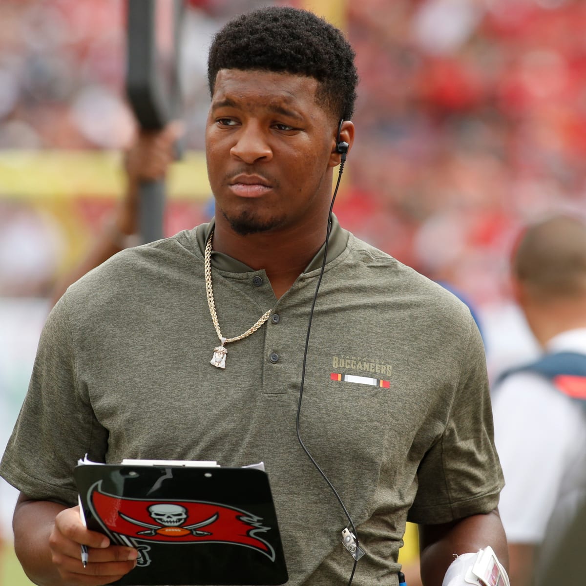 Jameis Winston confronts local reporter over trainer's shirt message